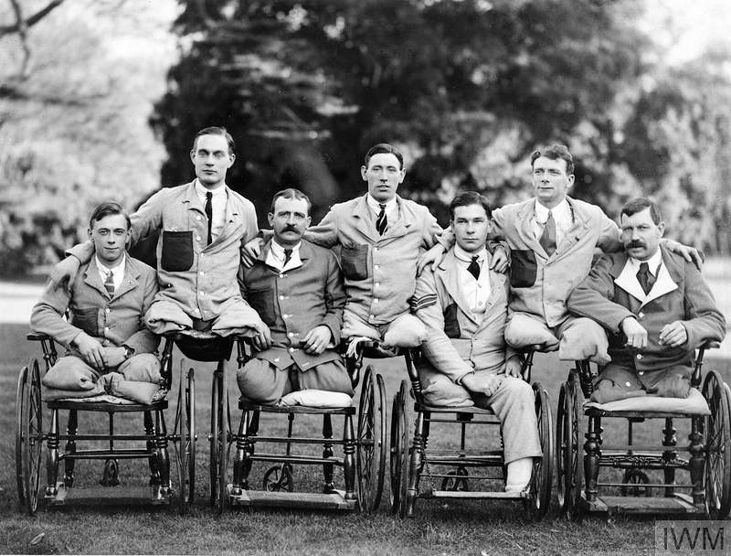 Лондонский военный госпиталь, 1918 год. Одна нога на семь солдат.